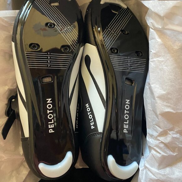 NEW IN BOX Peloton Cycling Shoes Size 40 Women's 9 Men's 7 - Picture 3 of 5